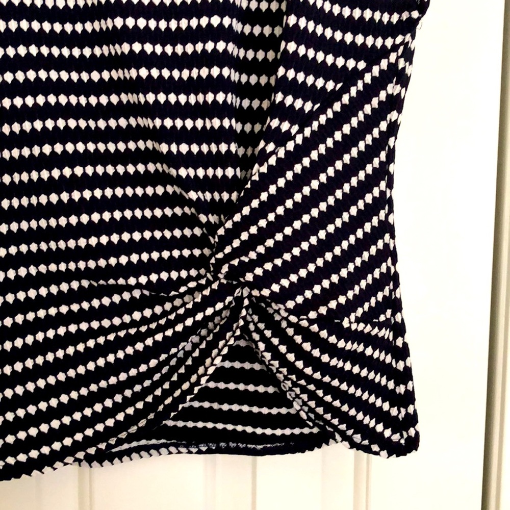 Women’s top by W5.  Size L.  Black and white. - Picture 3 of 6